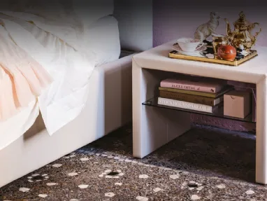 Comodino in legno rivestito in pelle Dorian di Cattelan Italia